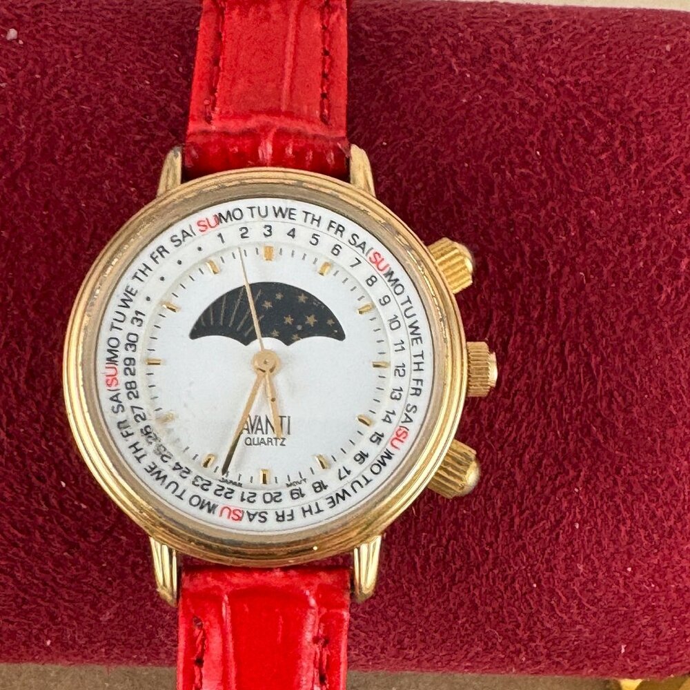 Vintage Avanti Moon Phase Designer Watch with rotating day and date adjustments